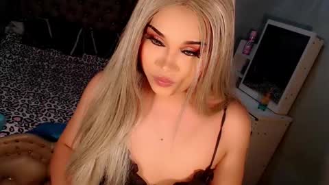 Snapshot of tsscarlett_xx chatting on October 2025 02:25:02 PM jayvie online show from October 2025 02:25:02 PM