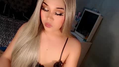 Snapshot of tsscarlett_xx chatting on October 2025 09:54:01 AM jayvie online show from October 2025 09:54:01 AM