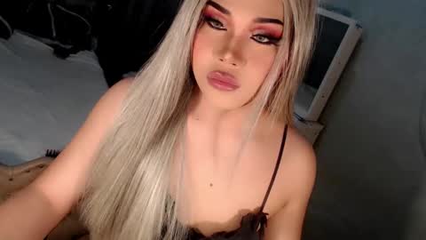 Snapshot of tsscarlett_xx chatting on October 2025 05:12:02 PM jayvie online show from October 2025 05:12:02 PM