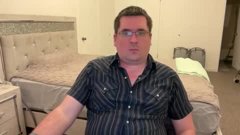 Snapshot of tstwbtsb chatting on April 2026 06:20:02 AM tstwbtsb online show from April 2026 06:20:02 AM