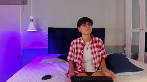 Snapshot of tsuki_maru chatting on September 2025 08:31:01 PM Maru online show from September 2025 08:31:01 PM