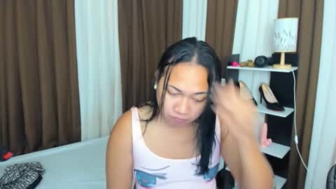 Snapshot of tsuncutkaren chatting on September 2025 10:27:01 AM Karen Oquio online show from September 2025 10:27:01 AM