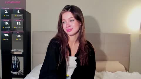 Snapshot of tune_godness chatting on September 2025 07:25:02 PM Hi everyone my name is Tina Id love it if you could help make sense of it here online show from September 2025 07:25:02 PM