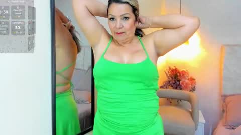 Snapshot of tutu_milf chatting on January 2026 07:23:01 PM Tutu online show from January 2026 07:23:01 PM
