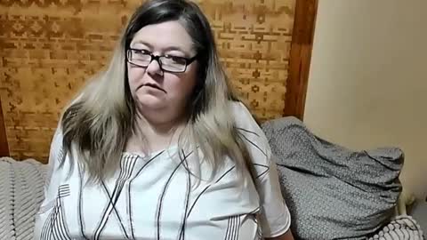 Snapshot of tviks chatting on February 2025 01:36:01 AM Lana online show from February 2025 01:36:01 AM