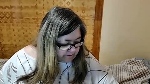 Snapshot of tviks chatting on February 2025 08:44:02 AM Lana online show from February 2025 08:44:02 AM