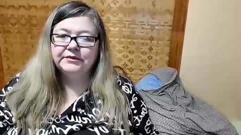 Snapshot of tviks chatting on February 2025 09:46:01 AM Lana online show from February 2025 09:46:01 AM