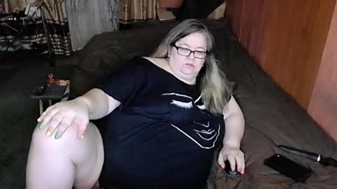 Snapshot of tviks chatting on February 2025 11:16:01 PM Lana online show from February 2025 11:16:01 PM