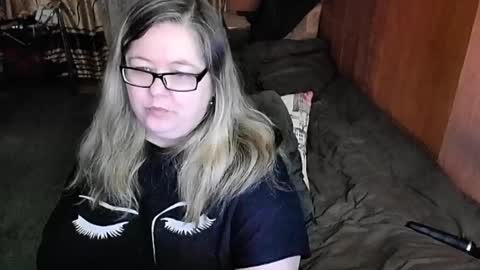 Snapshot of tviks chatting on February 2025 08:04:02 PM Lana online show from February 2025 08:04:02 PM