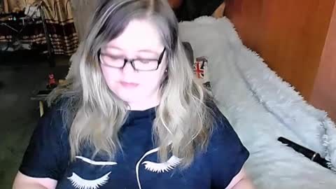 Snapshot of tviks chatting on February 2025 10:58:01 PM Lana online show from February 2025 10:58:01 PM