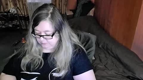 Snapshot of tviks chatting on February 2025 01:02:02 AM Lana online show from February 2025 01:02:02 AM