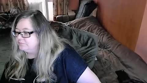 Snapshot of tviks chatting on February 2025 04:07:01 AM Lana online show from February 2025 04:07:01 AM