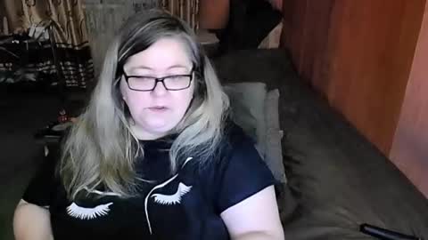 Snapshot of tviks chatting on February 2025 08:33:02 PM Lana online show from February 2025 08:33:02 PM