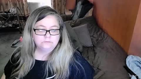 Snapshot of tviks chatting on February 2025 02:40:02 AM Lana online show from February 2025 02:40:02 AM