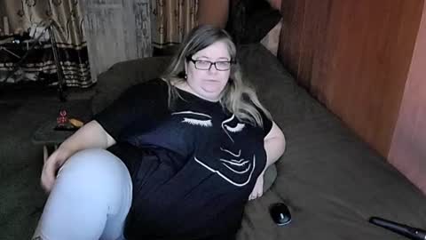 Snapshot of tviks chatting on February 2025 06:36:02 PM Lana online show from February 2025 06:36:02 PM