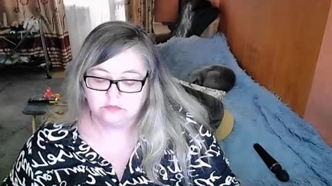 Snapshot of tviks chatting on February 2025 04:58:02 AM Lana online show from February 2025 04:58:02 AM