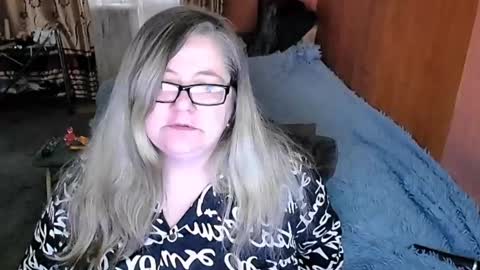 Snapshot of tviks chatting on February 2025 01:27:01 AM Lana online show from February 2025 01:27:01 AM