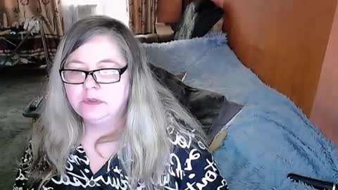 Snapshot of tviks chatting on February 2025 04:31:01 AM Lana online show from February 2025 04:31:01 AM