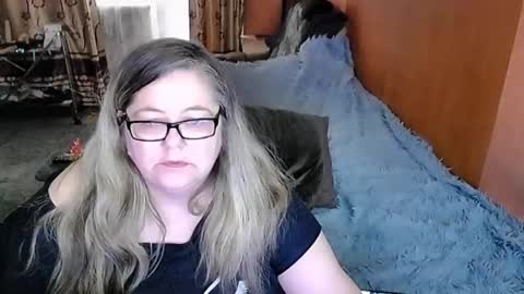 Snapshot of tviks chatting on February 2025 05:48:02 AM Lana online show from February 2025 05:48:02 AM