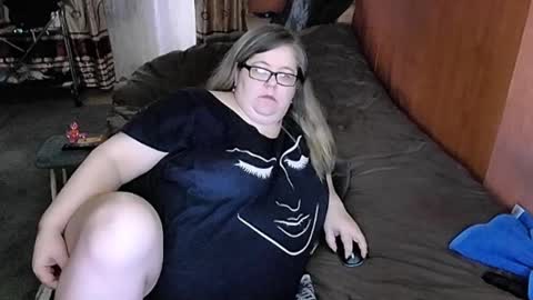 Snapshot of tviks chatting on March 2025 07:25:02 AM Lana online show from March 2025 07:25:02 AM