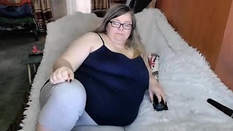 Snapshot of tviks chatting on March 2025 07:48:01 AM Lana online show from March 2025 07:48:01 AM