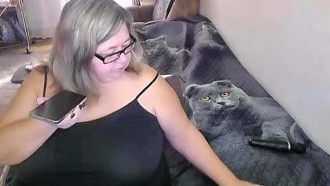 Snapshot of tviks chatting on September 2025 01:16:02 AM Lana online show from September 2025 01:16:02 AM