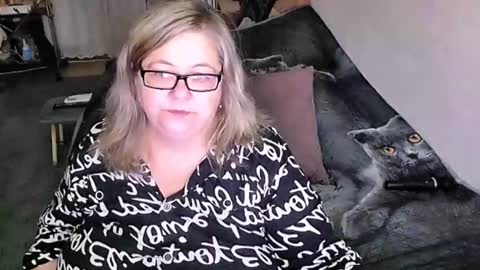 Snapshot of tviks chatting on September 2025 11:27:01 PM Lana online show from September 2025 11:27:01 PM