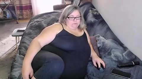 Snapshot of tviks chatting on September 2025 01:42:02 AM Lana online show from September 2025 01:42:02 AM