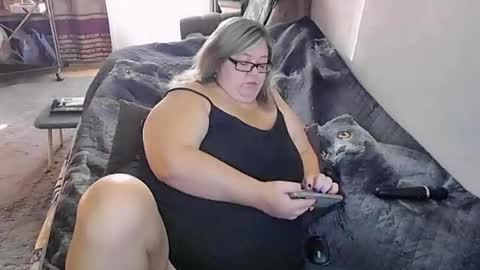 Snapshot of tviks chatting on September 2025 12:49:01 AM Lana online show from September 2025 12:49:01 AM