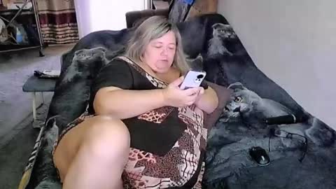 Snapshot of tviks chatting on September 2025 07:02:01 AM Lana online show from September 2025 07:02:01 AM