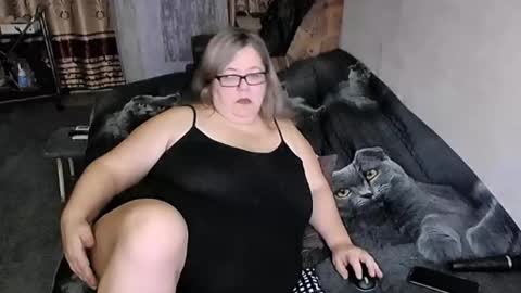 Snapshot of tviks chatting on October 2025 11:38:01 PM Lana online show from October 2025 11:38:01 PM