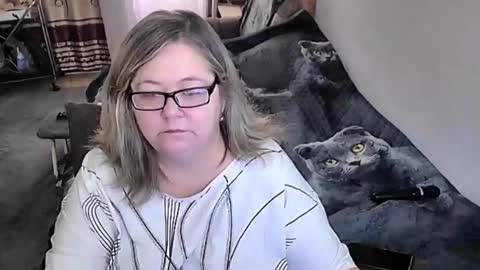 Snapshot of tviks chatting on October 2025 12:55:01 AM Lana online show from October 2025 12:55:01 AM