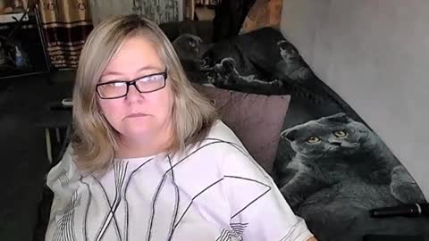 Snapshot of tviks chatting on October 2025 08:58:01 PM Lana online show from October 2025 08:58:01 PM