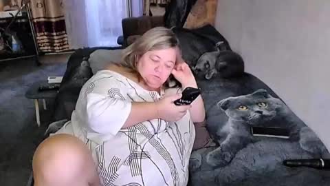 Snapshot of tviks chatting on October 2025 09:04:01 AM Lana online show from October 2025 09:04:01 AM