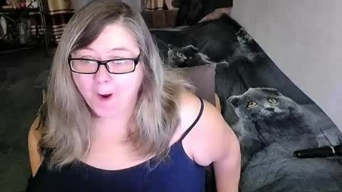 Lana online show from April 2026 11:52:02 PM