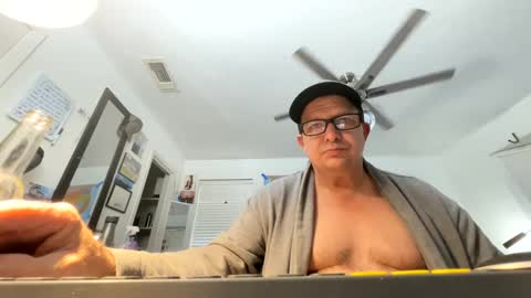 Snapshot of tweeter74 chatting on December 2024 06:09:01 PM Tweeter74 online show from December 2024 06:09:01 PM