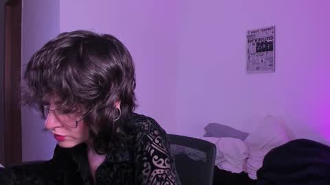 Eve  Lili online show from November 2025 07:49:02 PM