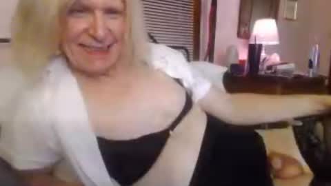Snapshot of twin53 chatting on July 2026 07:32:02 AM Kitten online show from July 2026 07:32:02 AM
