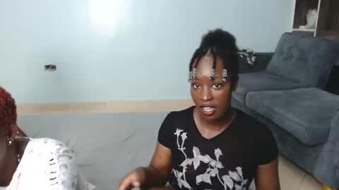 twinkle tushy online show from October 2025 07:00:01 PM