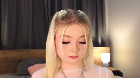 Snapshot of twinklefluff chatting on November 2025 05:04:01 PM twinklefluff online show from November 2025 05:04:01 PM