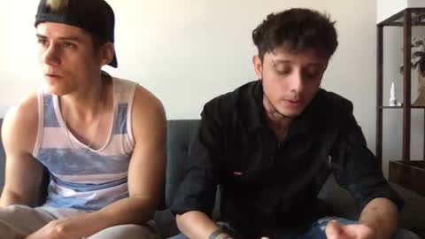 Snapshot of twinksguys360 chatting on October 2025 06:15:01 PM Derrick online show from October 2025 06:15:01 PM