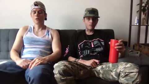 Snapshot of twinksguys360 chatting on November 2025 07:16:02 PM Derrick online show from November 2025 07:16:02 PM