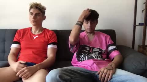 Snapshot of twinksguys360 chatting on November 2025 05:29:02 PM Derrick online show from November 2025 05:29:02 PM