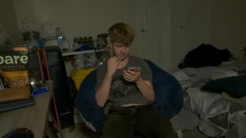 shytwink online show from October 2025 01:53:01 PM