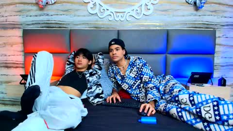 twinslovers_ online show from September 2025 07:52:01 PM