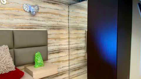 twinslovers_ online show from November 2025 12:35:02 AM