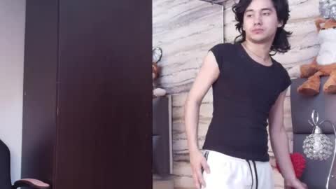 Snapshot of twinslovers_ chatting on June 2026 03:52:02 AM twinslovers_ online show from June 2026 03:52:02 AM