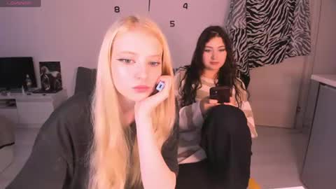 Snapshot of two_bitches666_77 chatting on July 2026 04:31:01 PM Jessy Olivia online show from July 2026 04:31:01 PM