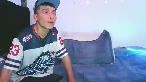 twoguysshohot online show from September 2025 01:05:02 AM