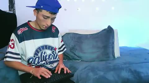 twoguysshohot online show from September 2025 12:34:01 AM